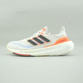ULTRABOOST LIGHT