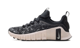 Free Metcon 6 SE WMNS"Black Silt Red" HV2017 001