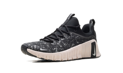 Free Metcon 6 SE WMNS"Black Silt Red" HV2017 001
