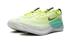 ZOOM FLY 4 MNS WMNS CT2401 700