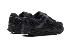 Zoom Vomero 5 WMNS"Black Patent" II6236 001