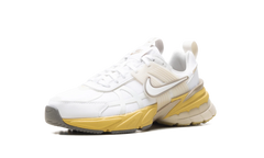 V2K Run WMNS "Gore-Tex White Light Bone" FZ2622 100