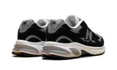 2010 "Black / Shadow Grey" U2010892