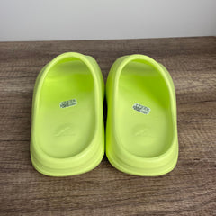 Slide Glow Green